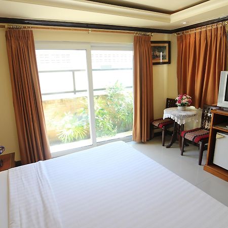 Phi Phi Hotel Extérieur photo