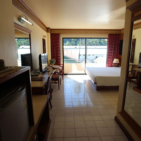 Phi Phi Hotel Extérieur photo