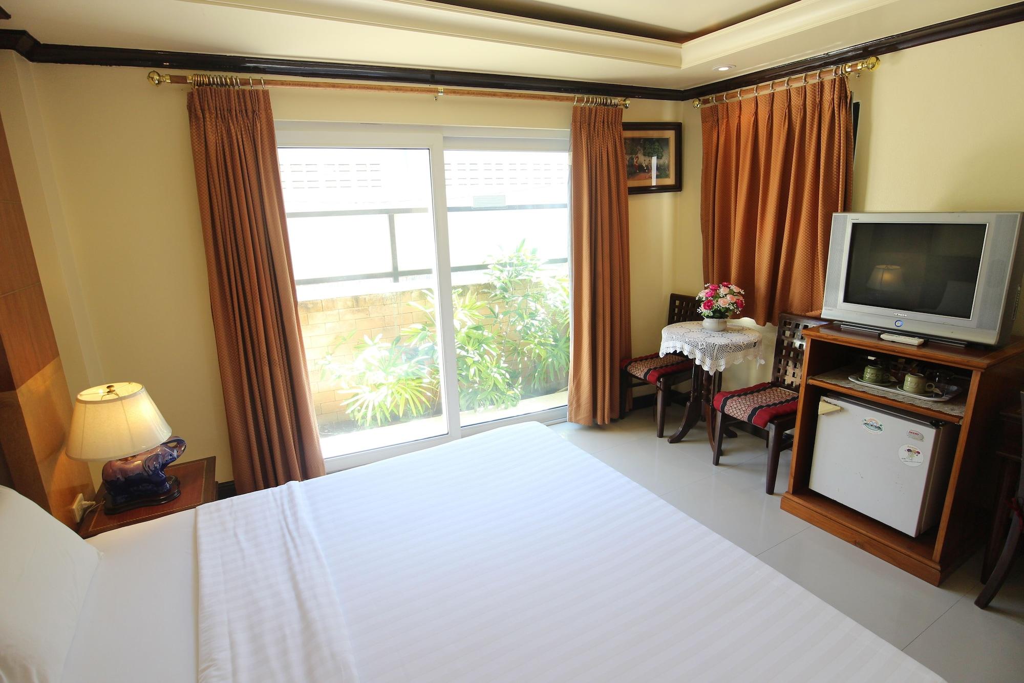 Phi Phi Hotel Extérieur photo