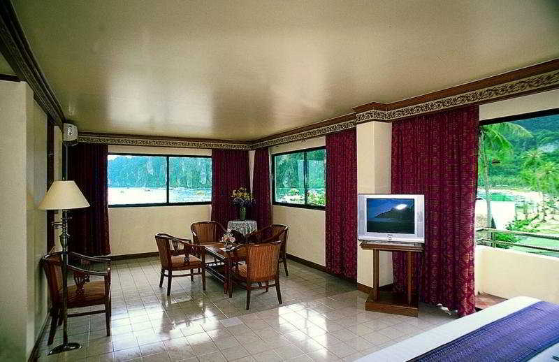 Phi Phi Hotel Extérieur photo