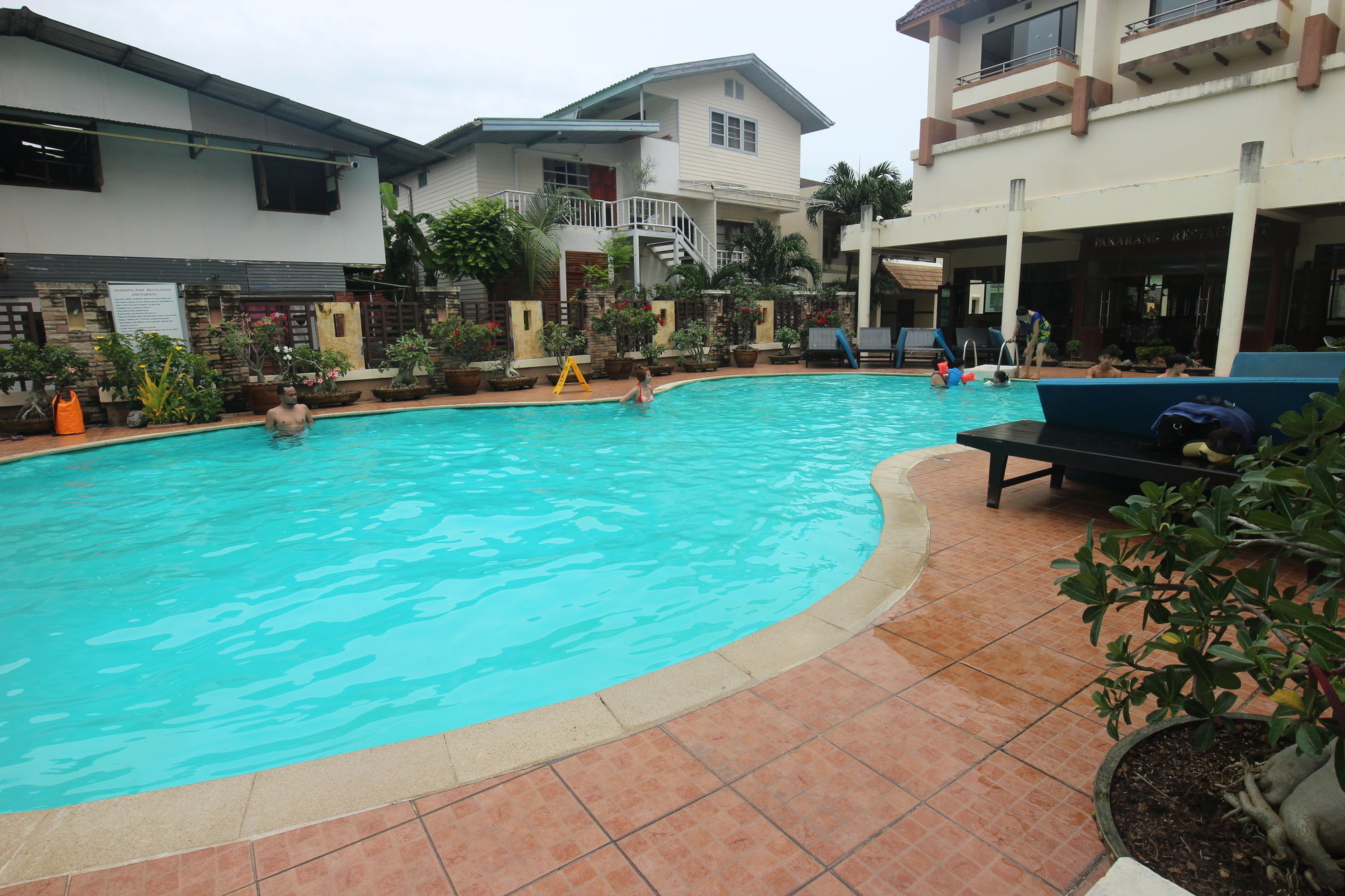 Phi Phi Hotel Extérieur photo