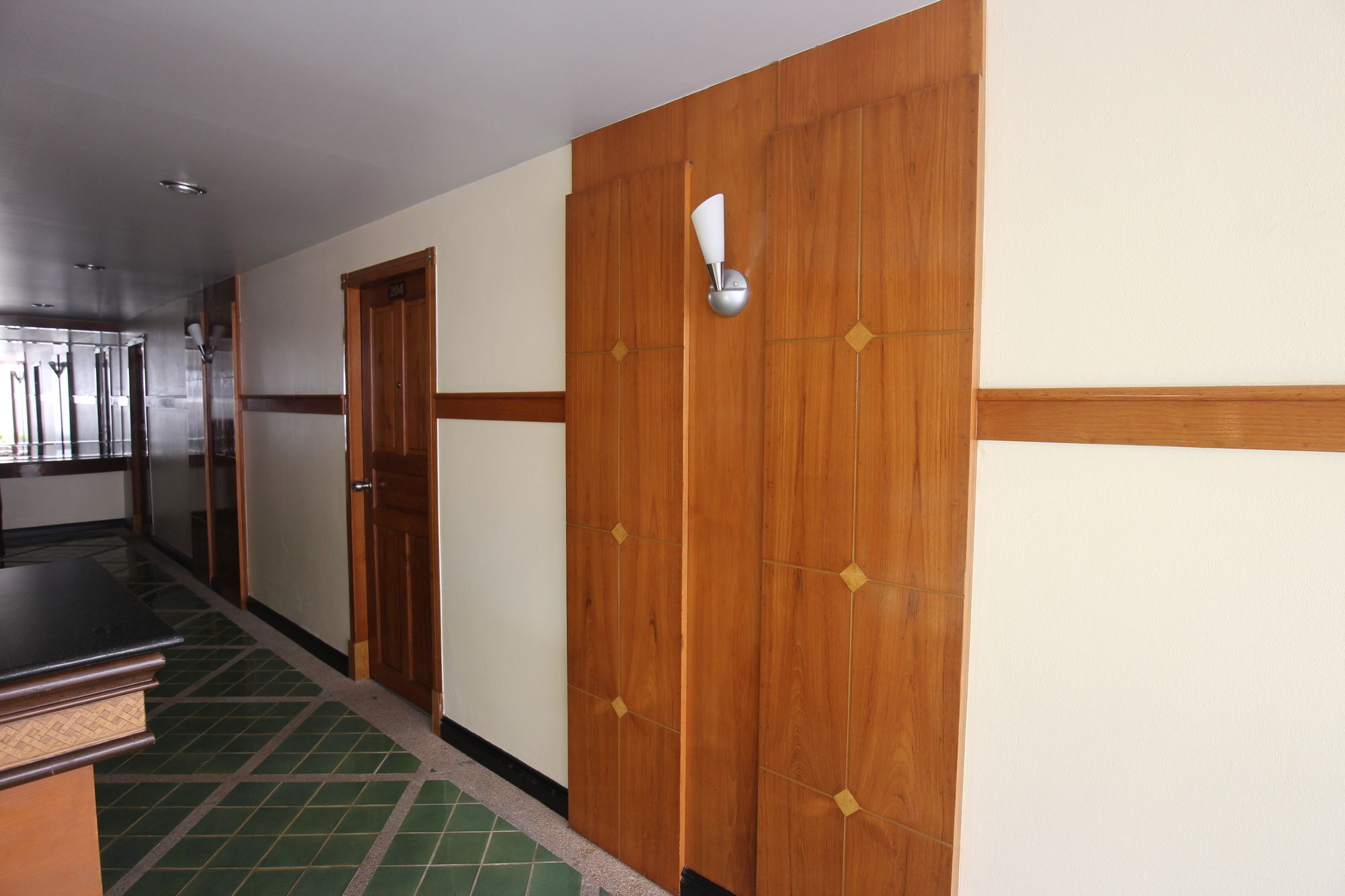 Phi Phi Hotel Extérieur photo