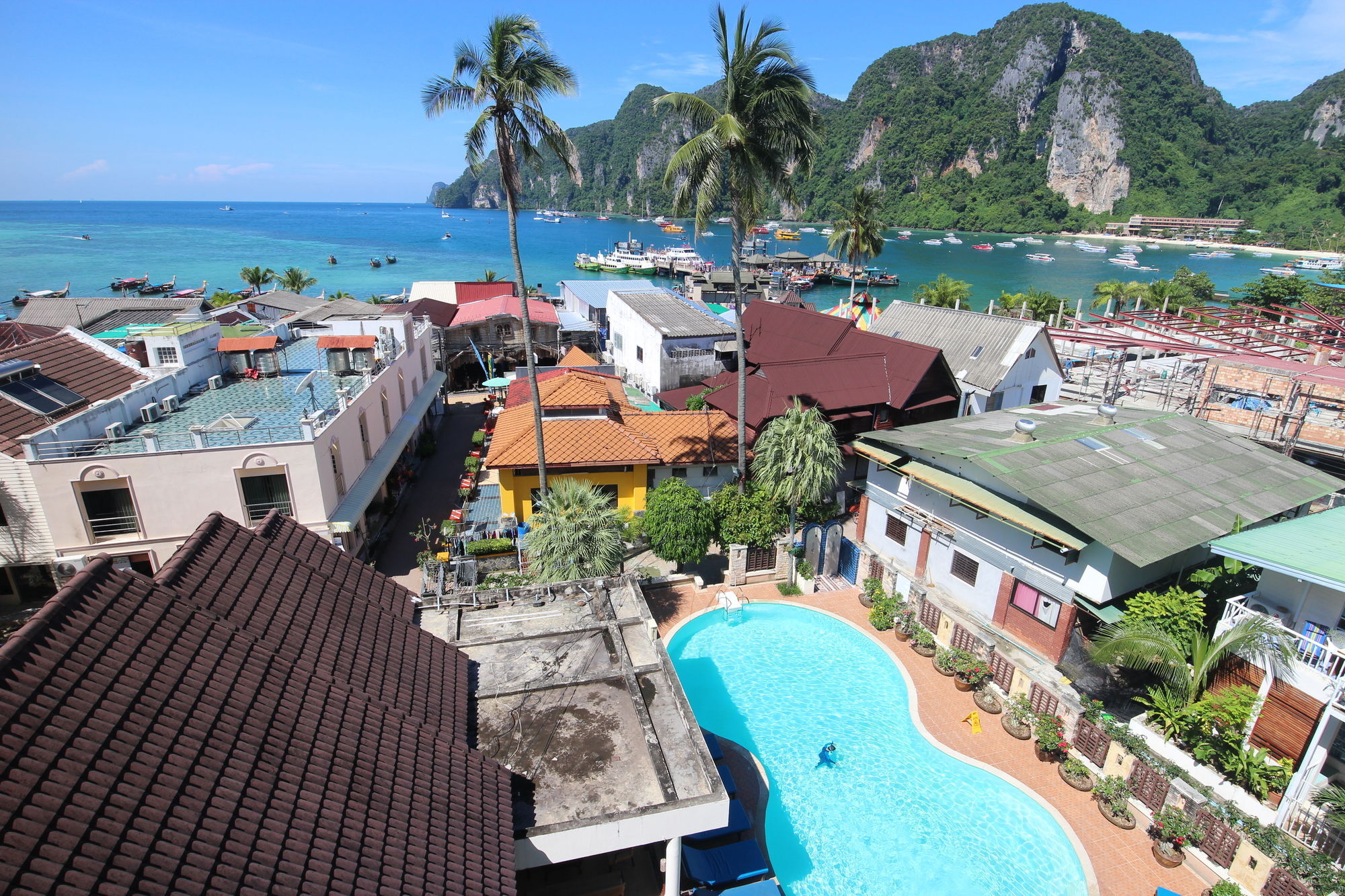 Phi Phi Hotel Extérieur photo