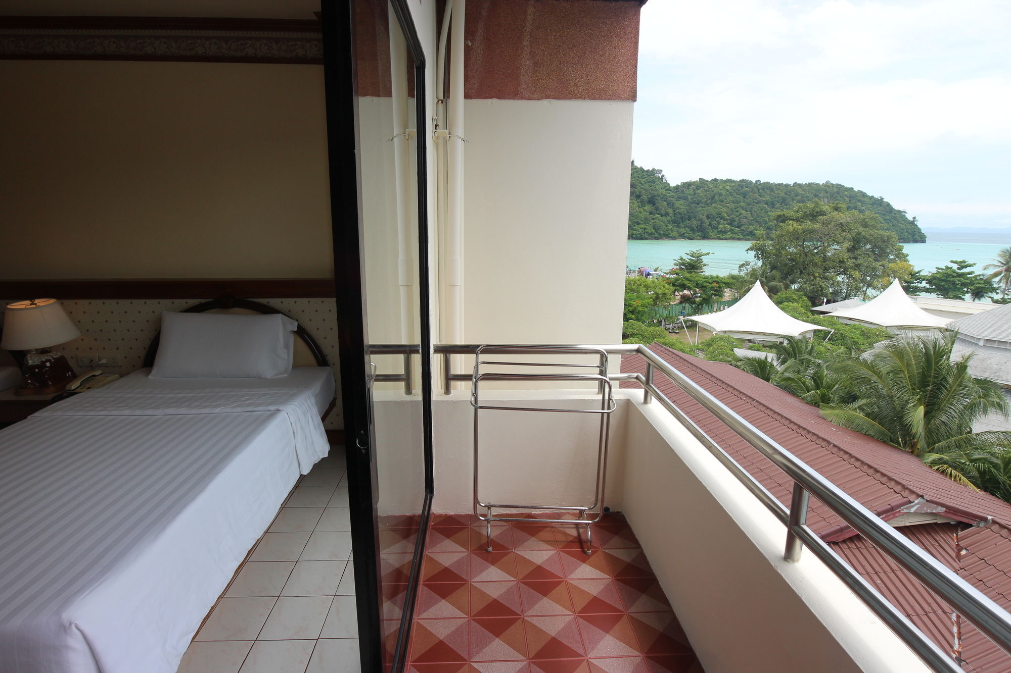 Phi Phi Hotel Extérieur photo