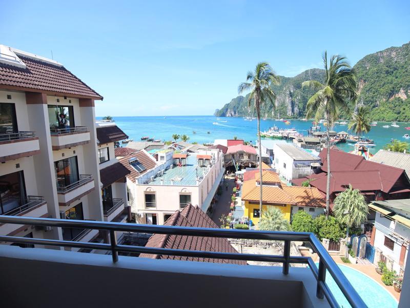 Phi Phi Hotel Extérieur photo