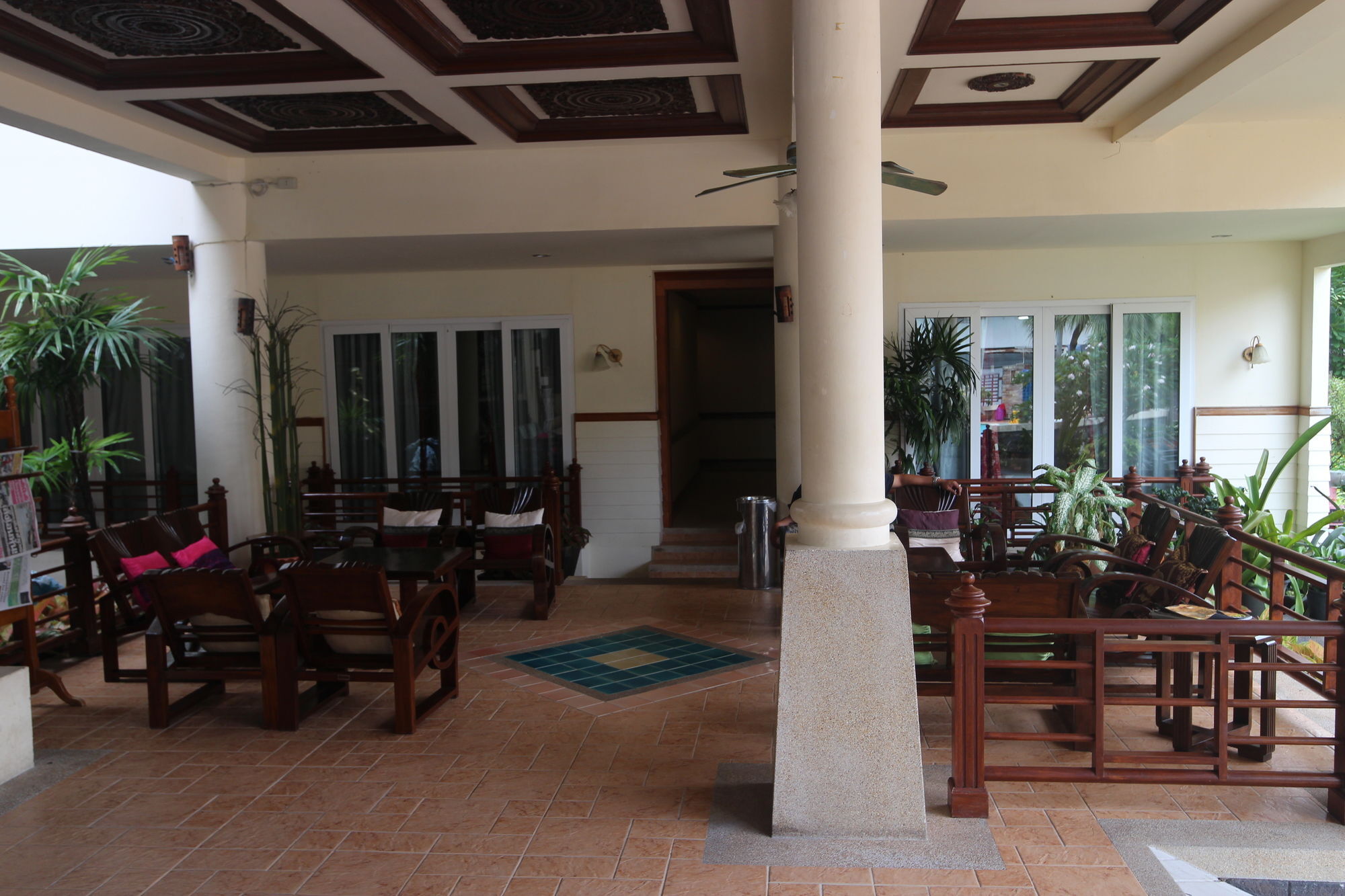 Phi Phi Hotel Extérieur photo