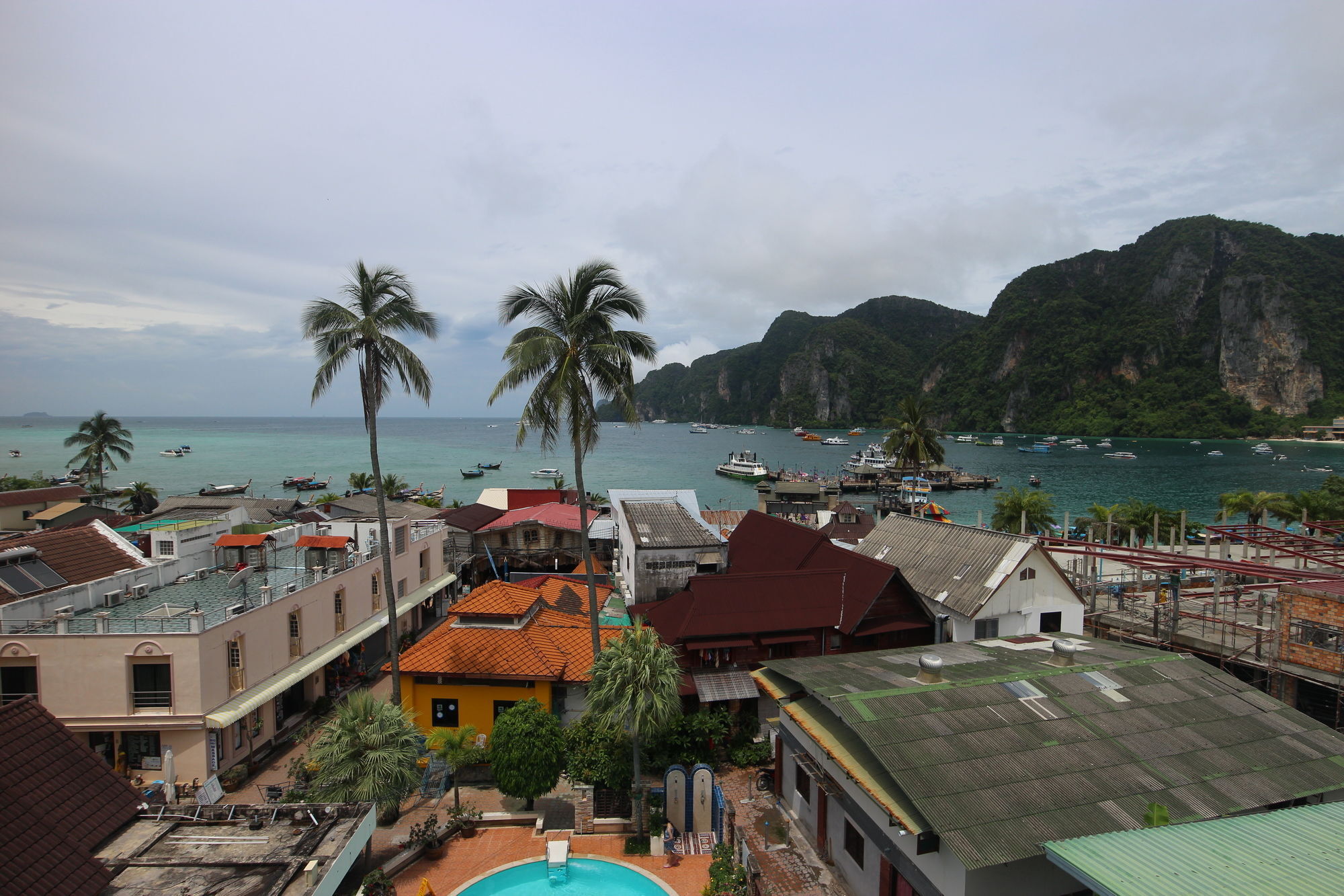 Phi Phi Hotel Extérieur photo