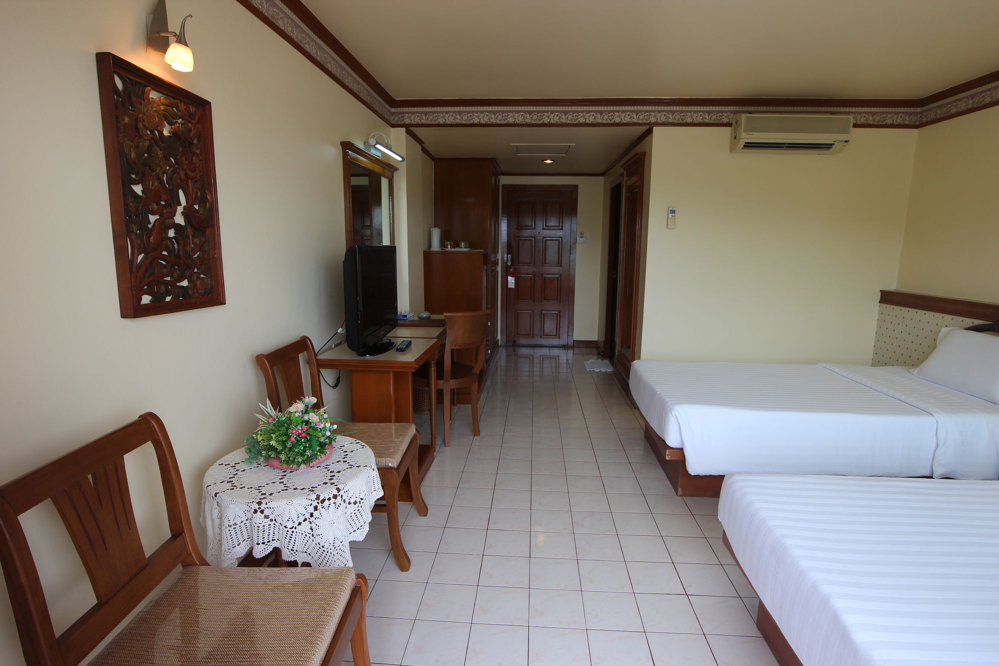 Phi Phi Hotel Extérieur photo